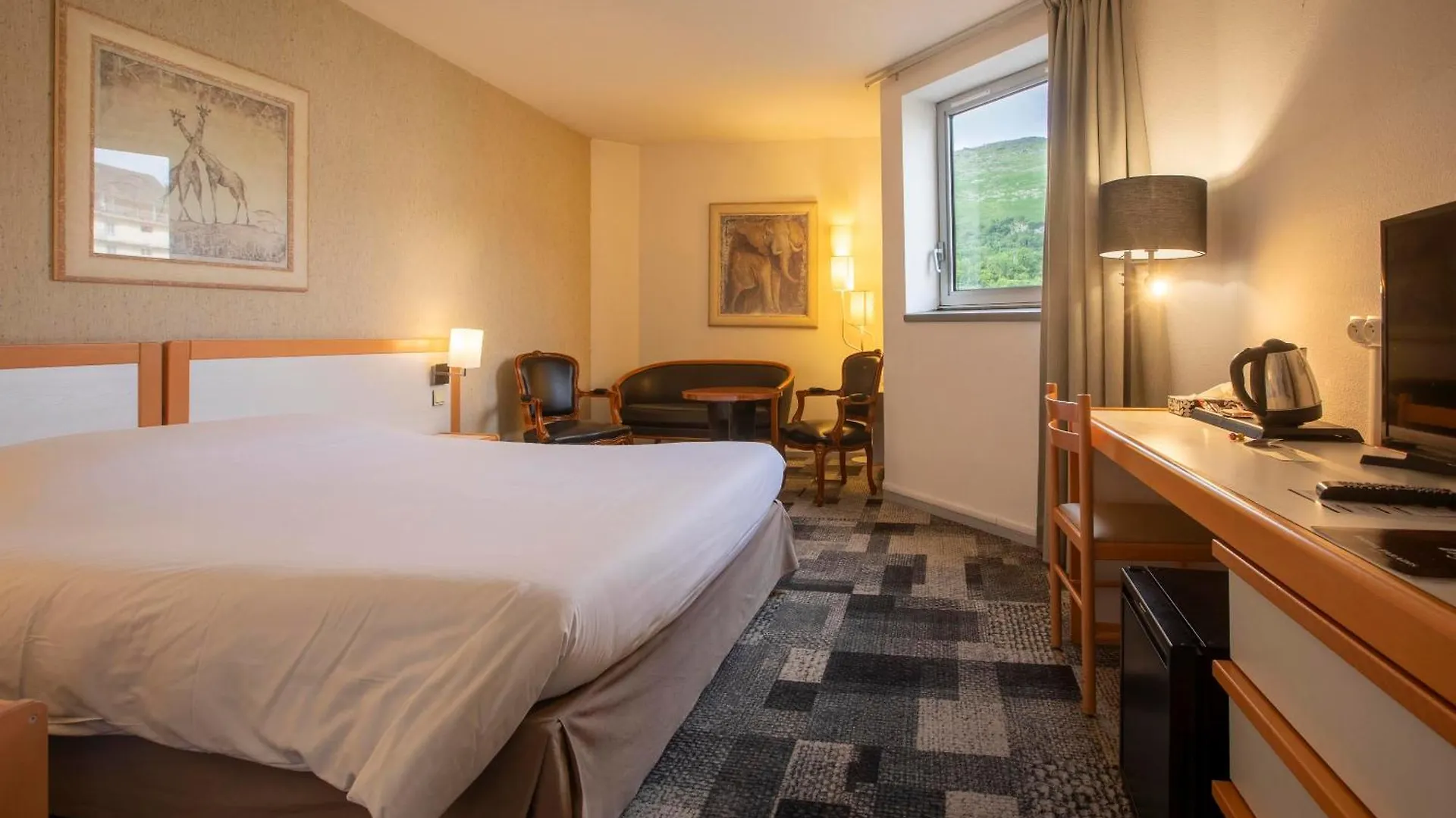 Hôtel Paradis Lourdes 4*,